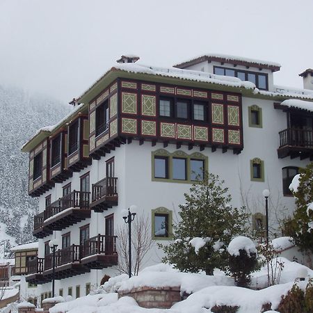 Hotel Spa Montana Karpenísion Екстериор снимка