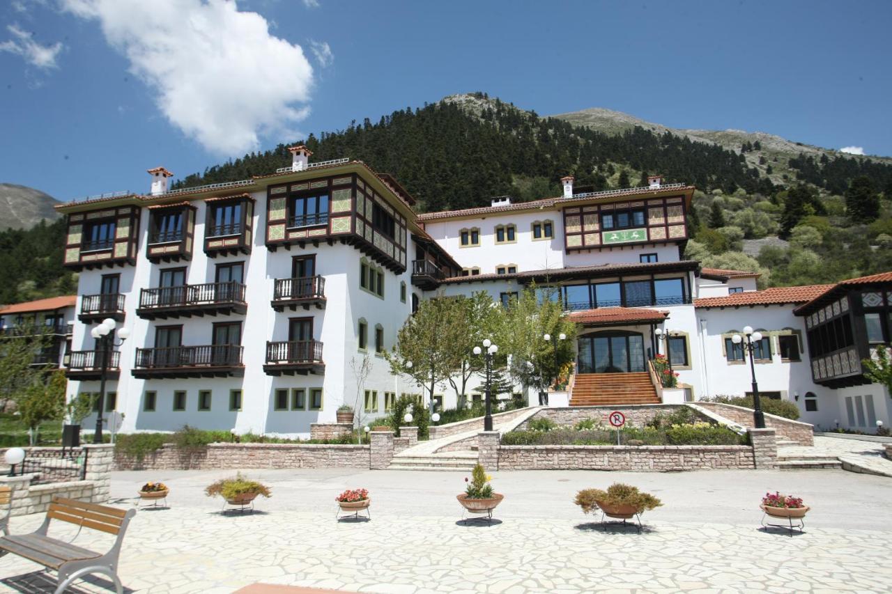 Hotel Spa Montana Karpenísion Екстериор снимка
