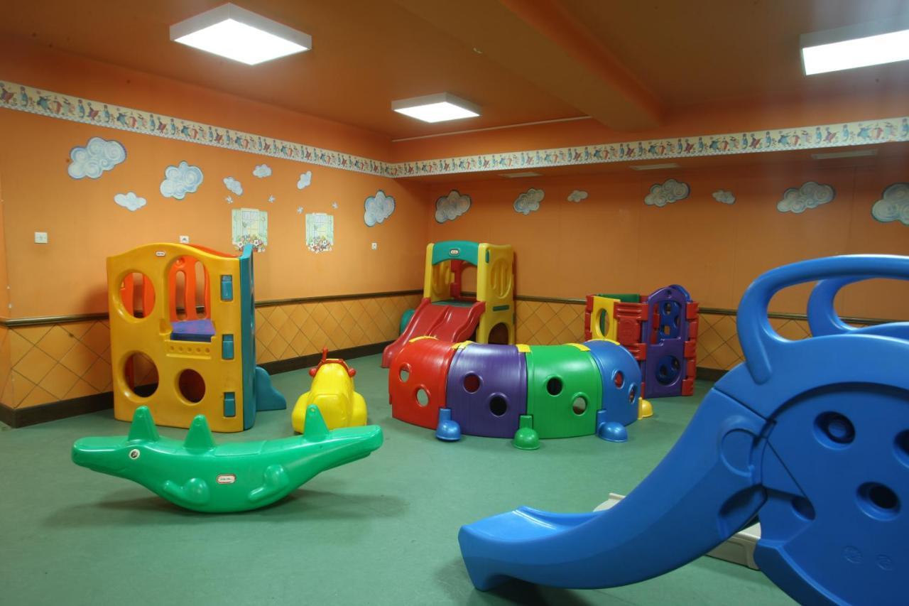 Hotel Spa Montana Karpenísion Екстериор снимка