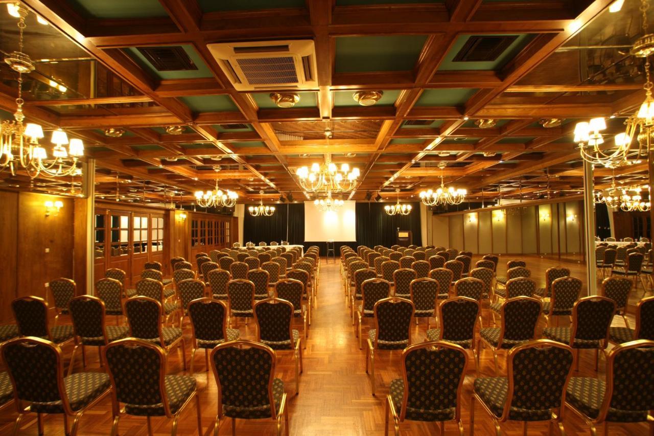 Hotel Spa Montana Karpenísion Екстериор снимка