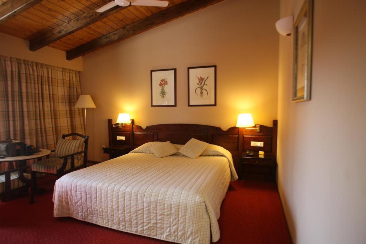 Hotel Spa Montana Karpenísion Екстериор снимка